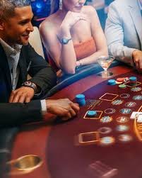 Pengguna aretoto mengakses pengaturan privasi akun untuk mengelola hak data pribadi mereka secara mandiri